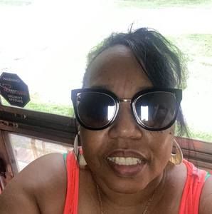 Meet your Posher, Della